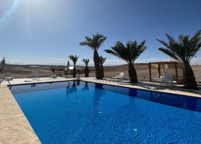 Piscine avec déjeuner dans le désert d’Agafay